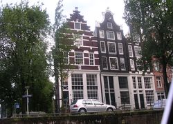 Normal_grachtenpand_amsterdam