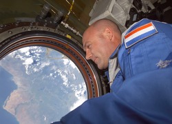 Normal_andre_kuipers_iss