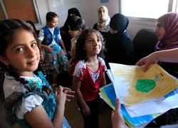 Normal_refugee_children_from_syria_at_a_clinic_in_ramtha__northern_jordan__9613477263_