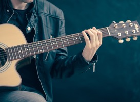 Klassiek gitaartalent Dylan Prentner wil met beurs doorbreken in buitenland