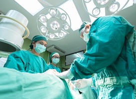 Ziekenhuis komt met slimme hoofdcamera voor in het chirurgisch onderwijs 