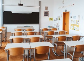 Normal_empty-school-classroom-2022-11-14-17-03-38-utc__1_