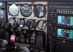 Normal_cockpit_vliegtuig_apparatuur