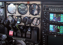 Normal_cockpit_vliegtuig_apparatuur