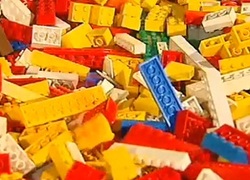 Leerlingen helpen Lego World