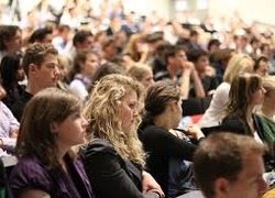 Volle collegezaal Volle collegezaal