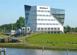 Het nieuwe gebouw van Noorderpoort Eemsdollard Energy en Maritime bij de oude sluis in Farmsum Het nieuwe gebouw van Noorderpoort Eemsdollard Energy en Maritime bij de oude sluis in Farmsum