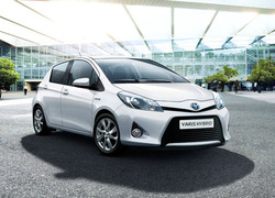 Normal_roc_a12_toyota-yaris-hybrid