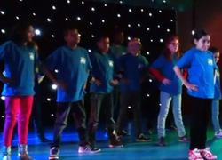 Streetdancewedstrijd voor scholen speciaal onderwijs Streetdancewedstrijd voor scholen speciaal onderwijs