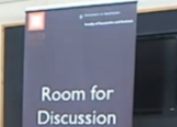 Normal_room_for_discussion_still