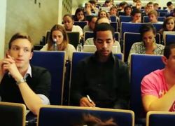 Normal_college_zaal_klas_lokaal_studenten