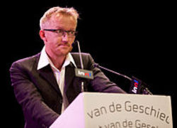 David van Reybrouck in lezing Filosofie op de Zuidas aan de VU David van Reybrouck in lezing Filosofie op de Zuidas aan de VU