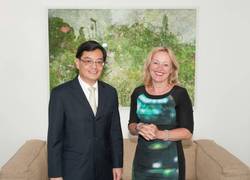 Minister Heng Swee Keat en minister Bussemaker (foto: rijksoverheid.nl)