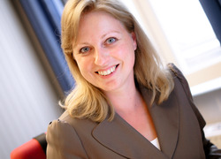 VVD-Kamerlid Karin Straus wil werken in buitenland makkelijker maken VVD-Kamerlid Karin Straus wil werken in buitenland makkelijker maken
