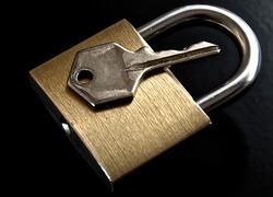 Normal_padlock-445150_640