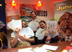 Jury van Direnwoordpret kiest 'behangersbij' als beste dierenwoord Jury van Direnwoordpret kiest 'behangersbij' als beste dierenwoord