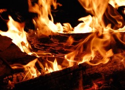 Normal_fire-403657_640