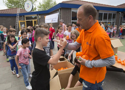 Normal_ron_boszhard_maakt_klapwiek_avond4daagse-proof