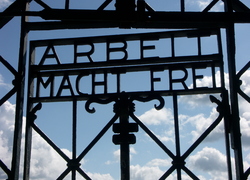 Normal_arbeit_macht_frei_dachau_8235