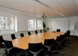 Normal_conference-room-338563_640