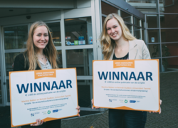 Winnaars Scriptieprijs Leren Signaleren 2015, foto: Twitter @Movisie Winnaars Scriptieprijs Leren Signaleren 2015, foto: Twitter @Movisie