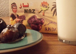 Normal_islam_ramadan_wiki_-c__breakfasting_deel