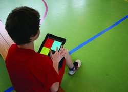 Apps in de gymles, foto: Twitter @Windesheiminfo Apps in de gymles, foto: Twitter @Windesheiminfo