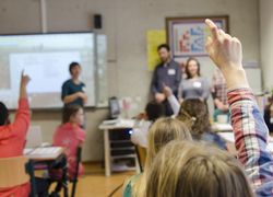 Normal_klas__vraag__leerlingen__school__onderwijs__vinger