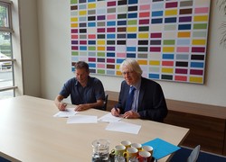 Normal_ondertekening_overeenkomst_meerkring_en_onderwijsgroep_amersfoort_