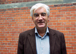 Max van den Berg hoogleraar honorair aan de RuG, foto: Richard Broekhuijzen Max van den Berg hoogleraar honorair aan de RuG, foto: Richard Broekhuijzen