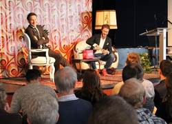 Minister Jeroen Dijsselbloem en dagvoorzitter Marcel Bamberg bij Hogeschool Inholland Alkmaar Minister Jeroen Dijsselbloem en dagvoorzitter Marcel Bamberg bij Hogeschool Inholland Alkmaar