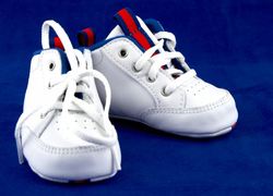 Normal_copyright_stockfreeimages_sport_schoenen_peuter_baby_