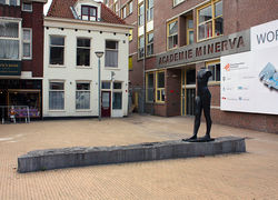 "Stap" van Peter Stut en Eja Siepman van den Berg in Groningen voor Academie Minerva Hanzehogeschool, foto: ZanderZ, Wikimedia Commons CC-BY-SA-3.0