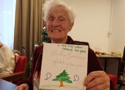 225.000 ouderen verrast met handgeschreven kerstkaart