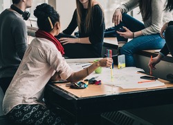 Normal_studenten_studiegroep_samenwerken