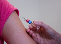 Normal_prik_injectie_vaccinatie_naald_inenten