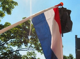 Normal_geslaagd_examen_rugtas_vlag