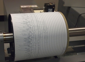 Normal_seismogram_seismograaf_aardbeving_beving