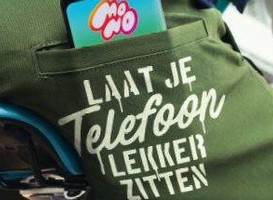 Normal_laat_je_telefoon_lekker_zitten_-_en_hou___95_-_in_je_zak__campagnebeeld_rijksoverheid__-_liggend