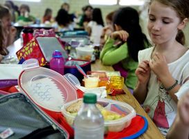 Normal_lunch__eten__kind__kinderen__lunchbox__overblijven__tussenschoolse_opvang