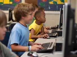 Basisschoolleerlingen aan de slag met digitaal programmeren