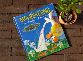 Winnen: prentenboek Moppereend met voorleesknuffeltje Winnen: prentenboek Moppereend met voorleesknuffeltje