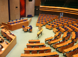 Jongerenorganisaties debatteren over onder andere onderwijs in de Kamer 