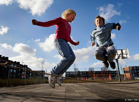 RIVM: kinderen mogen gewoon met vriendjes spelen