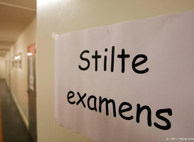 Onderwijsorganisaties overleggen met minister Slob over examens