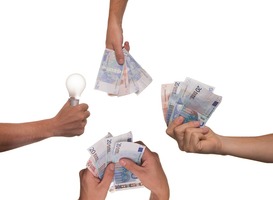 UvA zet crowdfunding op voor studenten in financiële problemen door corona UvA zet crowdfunding op voor studenten in financiële problemen door corona