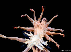 Studenten Nationale Balletacademie werken vanuit 23 landen samen aan online project