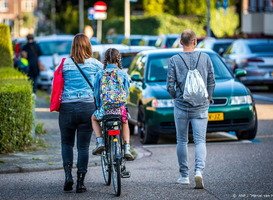 breng kinderen op fiets of lopend naar school