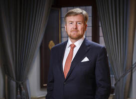 Koning Willem-Alexander laat zich bijpraten over situatie in hbo