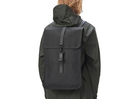 Normal_rains_backpack_1220-01_model__1_